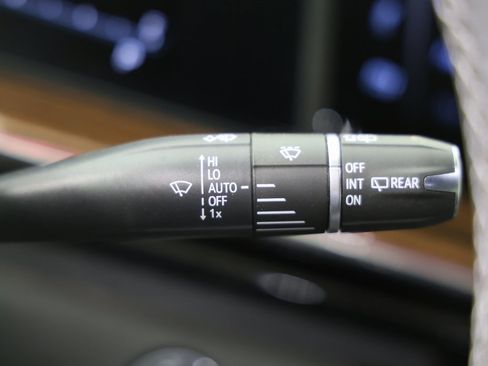 Used 2023 Cadillac Escalade Luxury image 23