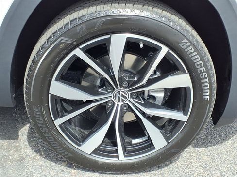 New 2026 Volkswagen Atlas SEL Premium R-Line image 8