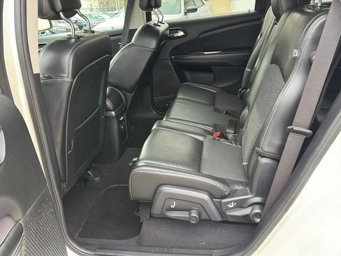 Used 2017 Dodge Journey Crossroad w/ Popular Equipment Group image 23