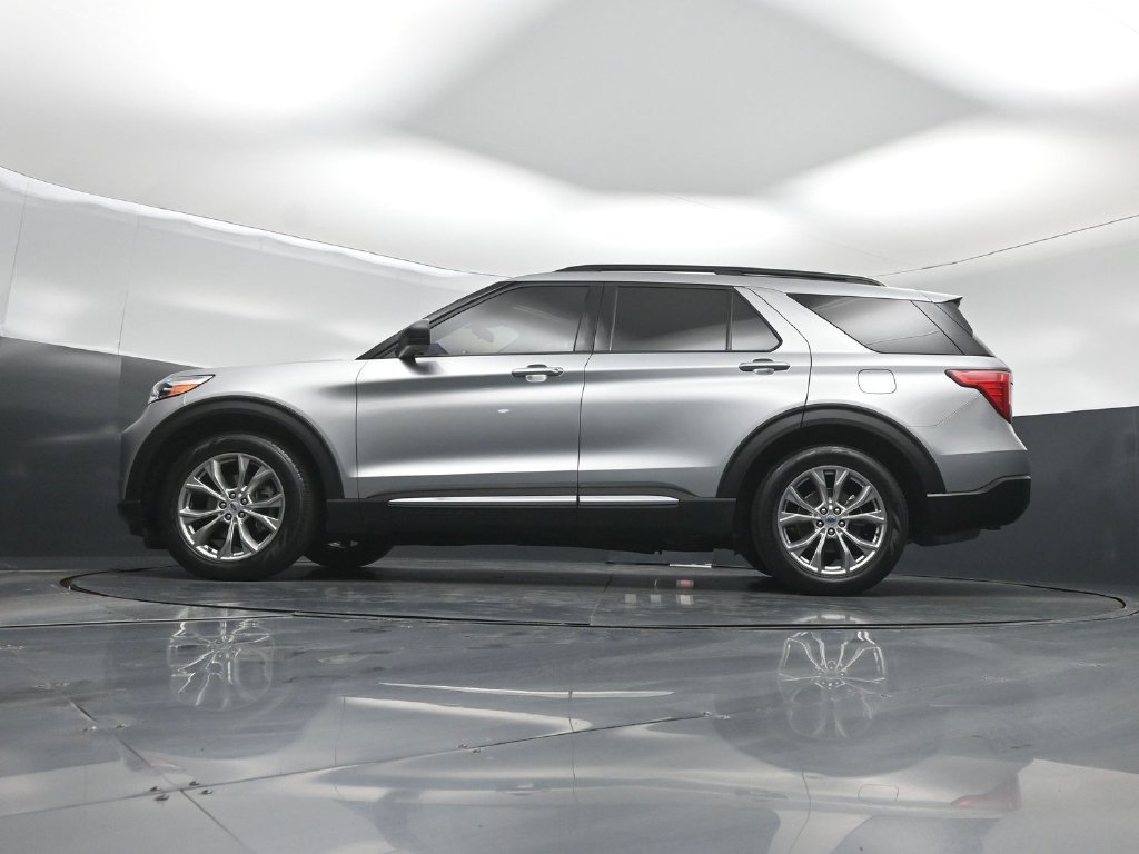 Used 2021 Ford Explorer XLT w/ Equipment Group 202A RWD image 46