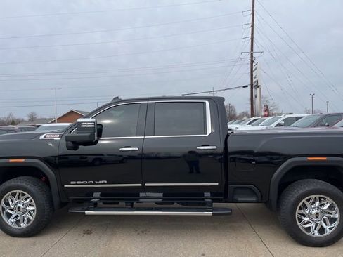 Used 2022 GMC Sierra 2500 SLT w/ SLT Premium Package AWD/4WD image 8