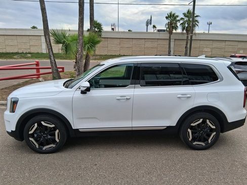 Used 2025 Kia Telluride S image 4