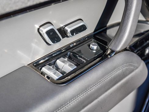 Used 2023 Land Rover Range Rover Sport SE image 20