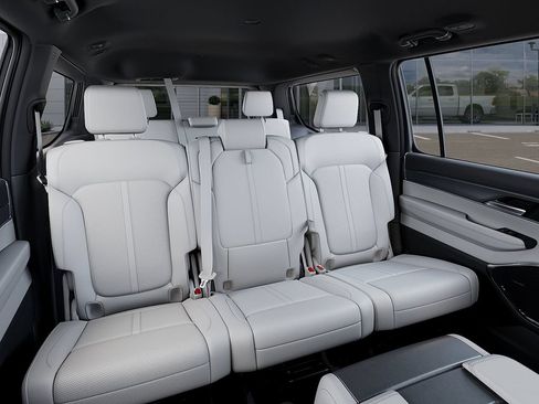 New 2026 Jeep Grand Wagoneer Limited w/ 8-Passenger Seating Package AWD/4WD image 15