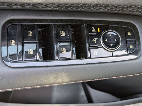 Used 2023 Nissan Ariya FWD image 14