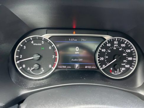 Used 2022 Nissan Sentra SR w/ SR Premium Package FWD image 39