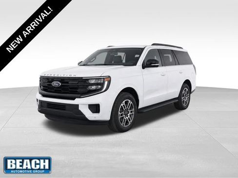 Used 2025 Ford Expedition Active AWD/4WD image 1