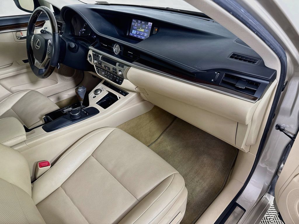 Used 2014 Lexus ES 350 w/ Premium Package FWD image 30