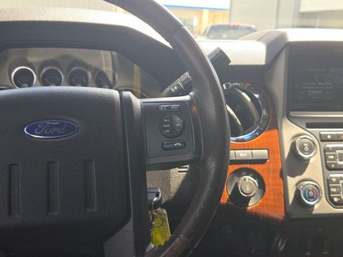 Used 2015 Ford F250 King Ranch w/ FX4 Off-Road Package AWD/4WD image 20