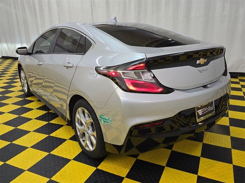 Used 2017 Chevrolet Volt Premier w/ Driver Confidence II Package image 5