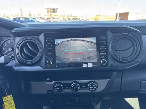 Used 2020 Toyota Tacoma SR w/ SR Convenience Package image 17