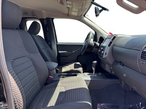 Used 2020 Nissan Frontier SV RWD image 17