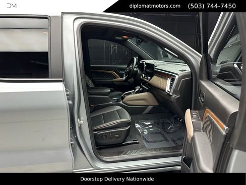 Used 2023 GMC Canyon Denali image 19