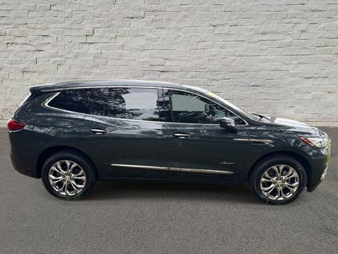 Used 2021 Buick Enclave Avenir w/ Avenir Technology Package FWD image 4