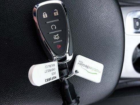 Used 2025 Chevrolet Malibu LS FWD image 22