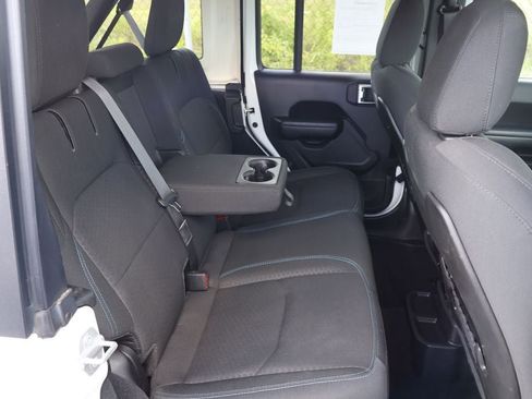 Used 2024 Jeep Wrangler Unlimited Rubicon 4xe AWD/4WD image 13