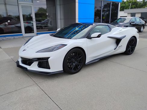 Used 2024 Chevrolet Corvette Z06 w/ Battery Protection Package image 14