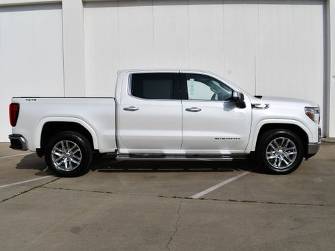 Used 2022 GMC Sierra 1500 SLT w/ SLT Premium Plus Package image 4