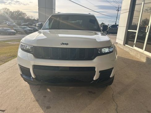 Used 2021 Jeep Grand Cherokee L Laredo image 3