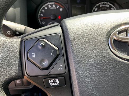 Used 2018 Toyota Tacoma SR image 23