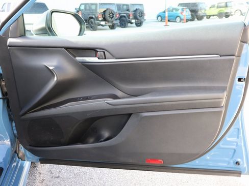 Used 2024 Toyota Camry SE image 8