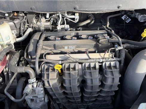Used 2020 Dodge Journey SE w/ SE Popular Equipment Group FWD image 18