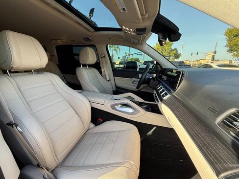 Used 2021 Mercedes-Benz GLS 580 4MATIC image 47