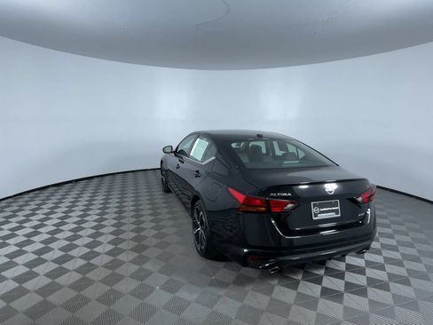 Used 2025 Nissan Altima 2.5 SR AWD/4WD image 7