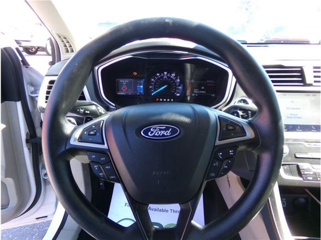 Used 2019 Ford Fusion SE FWD image 8