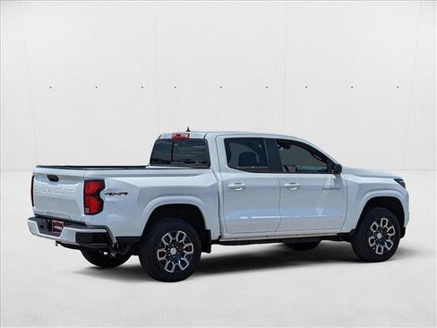 New 2024 Chevrolet Colorado LT w/ LT Convenience Package III image 2