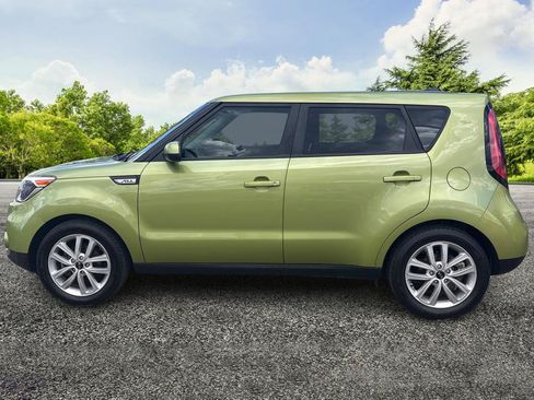Used 2018 Kia Soul + FWD image 4
