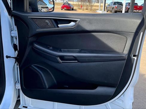 Used 2015 Ford Edge SE image 24