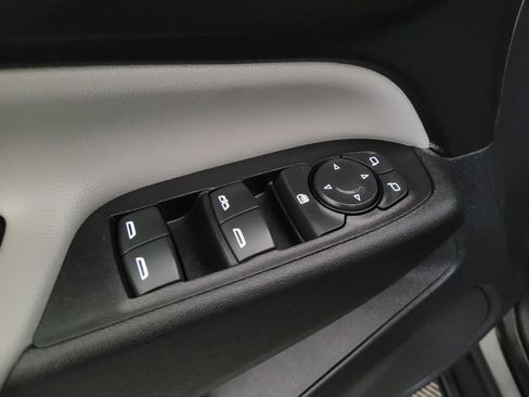 Used 2020 Chevrolet Equinox LT w/ LPO, Floor Liner Package image 27