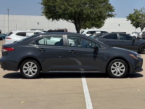 Used 2025 Toyota Corolla LE FWD image 3