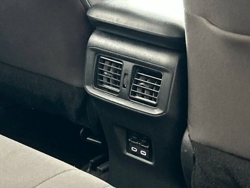 Used 2025 Toyota RAV4 XLE AWD/4WD image 50