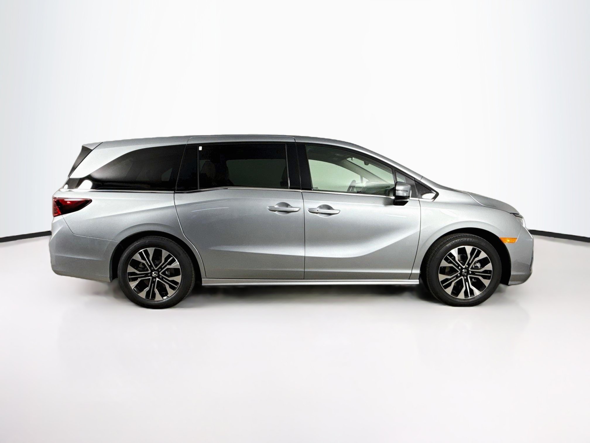 New 2026 Honda Odyssey Elite image 2