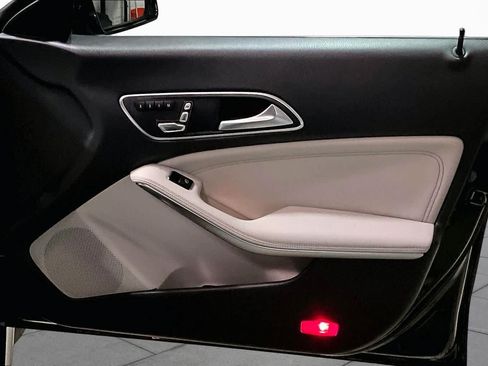 Used 2018 Mercedes-Benz CLA 250 4MATIC image 22