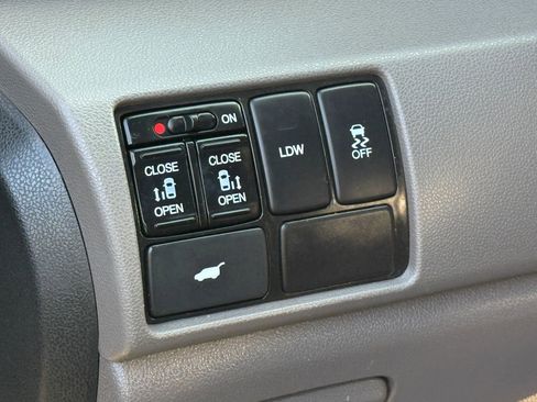 Used 2016 Honda Odyssey EX-L image 25