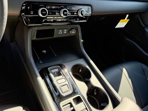 Certified 2025 Honda Pilot TrailSport image 28