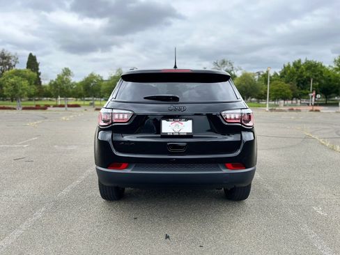 Used 2023 Jeep Compass Latitude AWD/4WD image 7