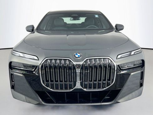 Used 2026 BMW 760i xDrive AWD/4WD image 9