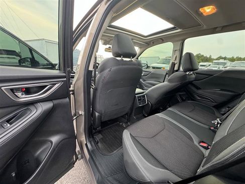 Used 2020 Subaru Forester Premium image 40