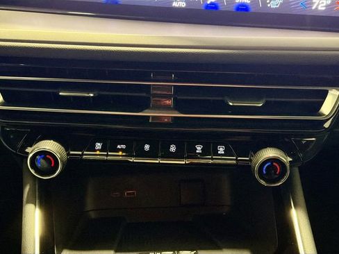 Certified 2025 Chevrolet Traverse LT image 15