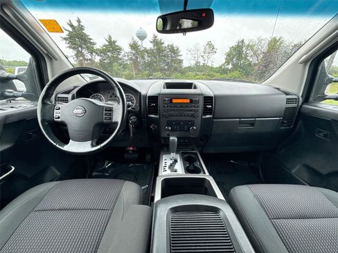 Used 2010 Nissan Titan SE w/ SE Value Truck Pkg AWD/4WD image 20