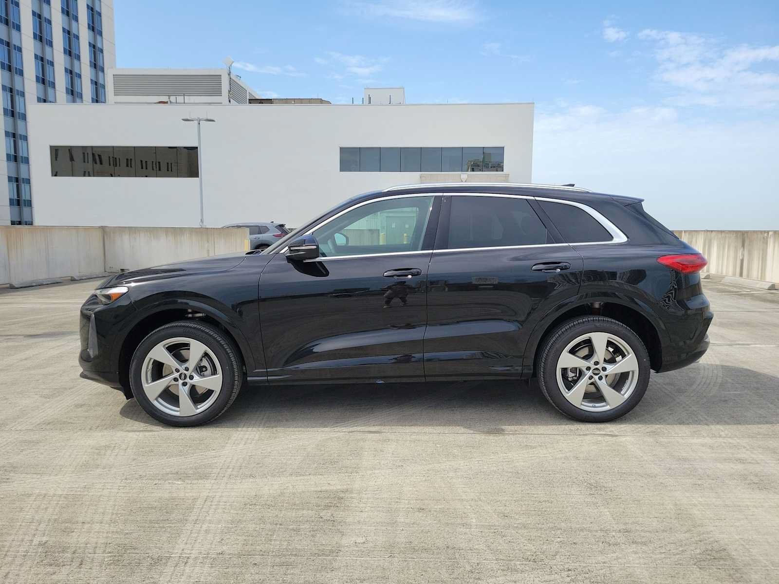 New 2026 Audi Q5 Premium Plus AWD/4WD image 3