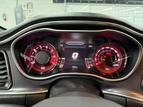 Used 2015 Dodge Challenger SRT Hellcat image 14