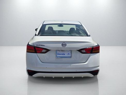 Used 2025 Nissan Altima 2.5 SV FWD image 5
