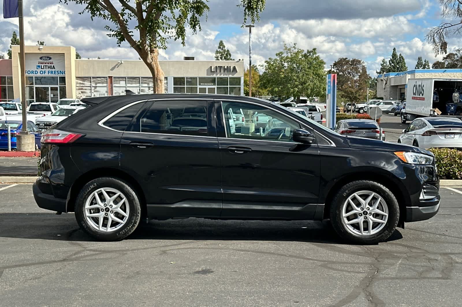 Certified 2024 Ford Edge SEL w/ Convenience Package AWD/4WD image 9