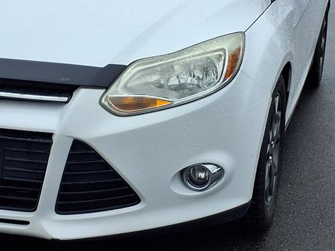 Used 2014 Ford Focus SE w/ Equipment Group 201A FWD image 11