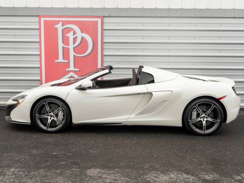 Used 2015 McLaren 650S Spider image 33